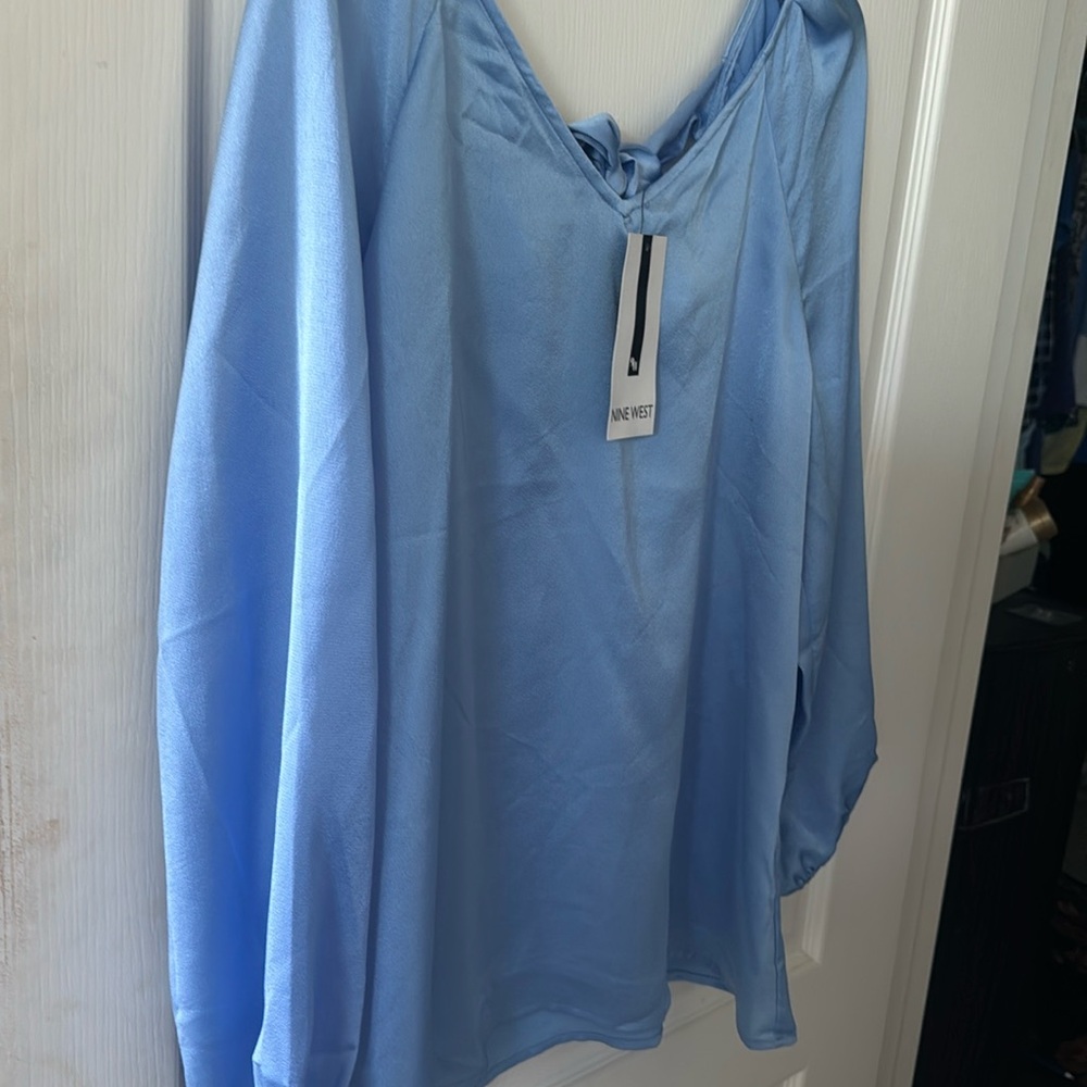 Beautiful Nine West blouse size large